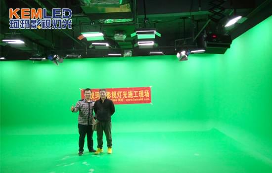 天津機電學院演播室燈光施工中