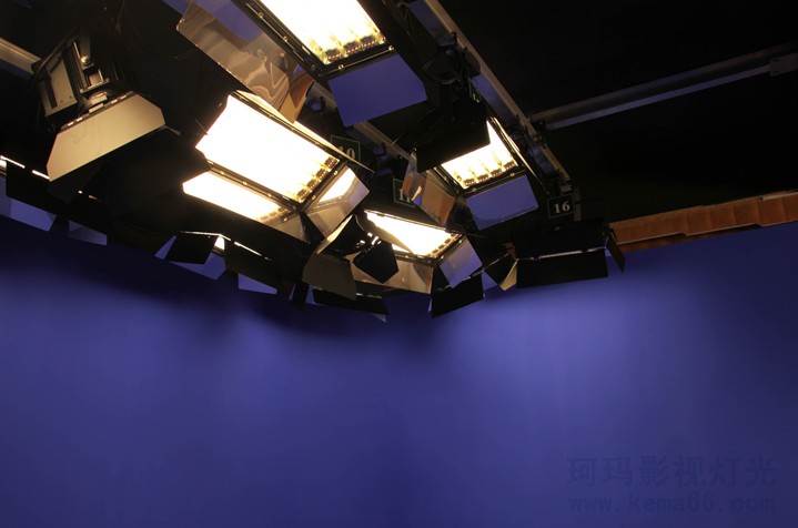 鹽津電視臺演播室燈光效果圖二